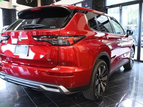 New 2026 Mitsubishi Outlander SE AWD/4WD image 16