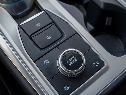 Used 2024 Ford Explorer XLT w/ Equipment Group 202A image 15