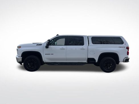 Used 2022 Chevrolet Silverado 2500 LT w/ Convenience Package image 2