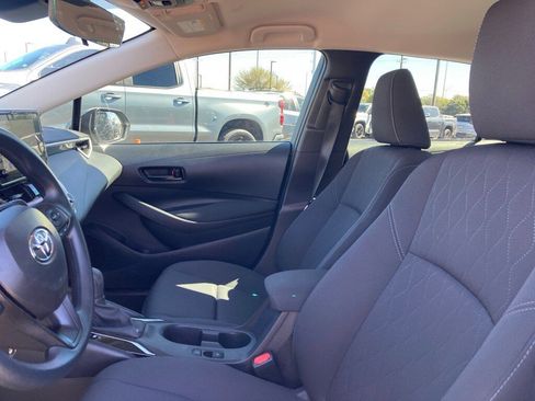 Used 2025 Toyota Corolla LE image 9