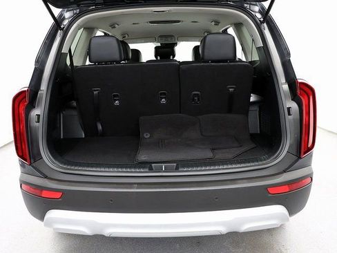 Used 2022 Kia Telluride LX image 27