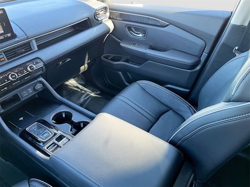 Used 2023 Honda Pilot Elite image 25