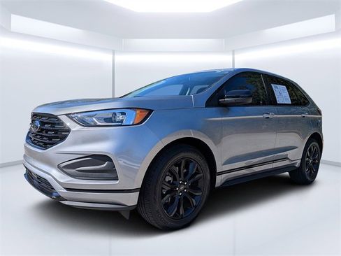 Used 2024 Ford Edge SE w/ Black Appearance Package image 6