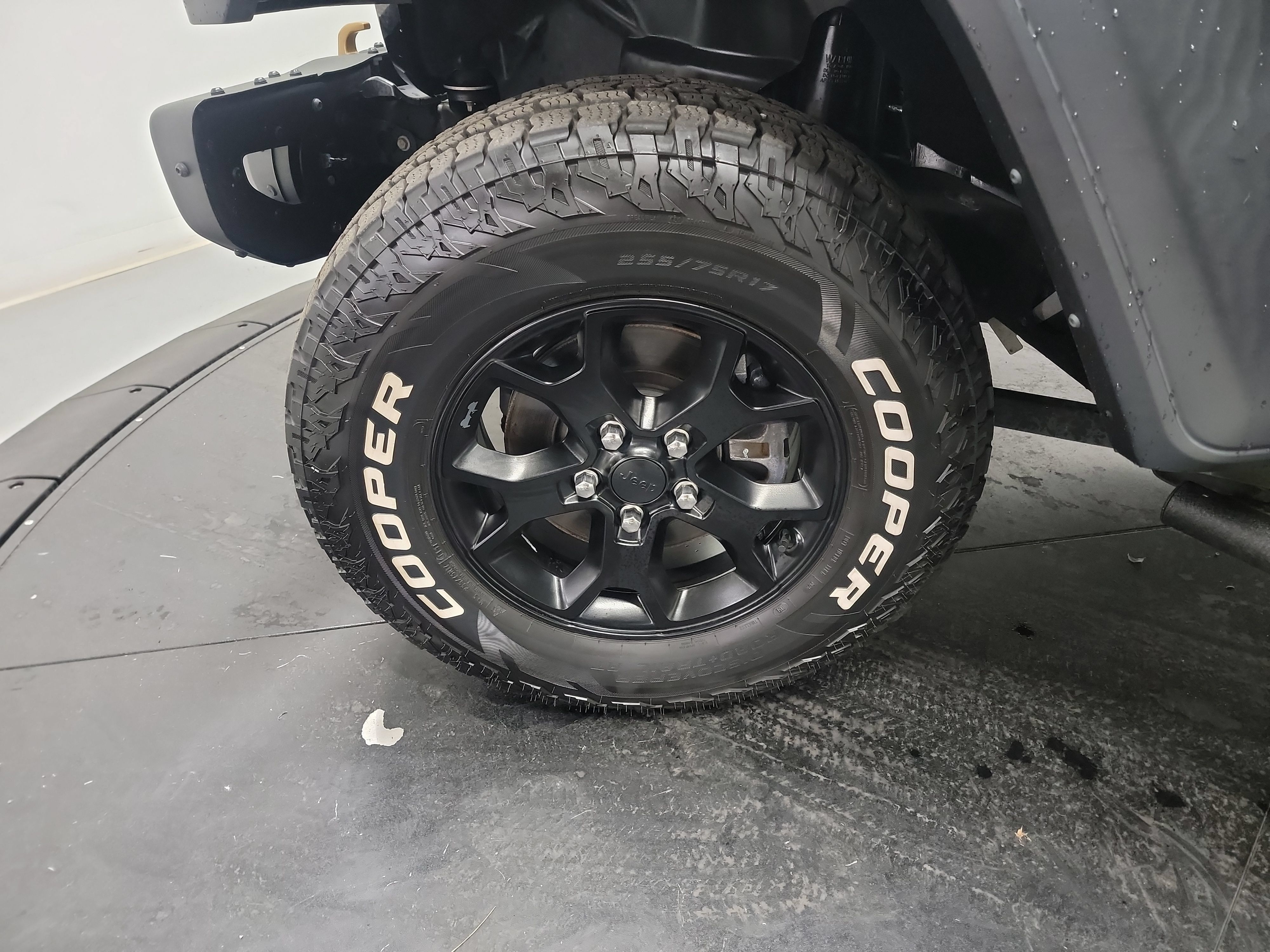 Used 2021 Jeep Wrangler Sport AWD/4WD image 30