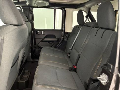 Used 2025 Jeep Wrangler Unlimited Sahara AWD/4WD image 18