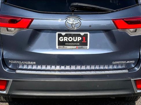 Used 2018 Toyota Highlander Limited Platinum AWD/4WD image 31
