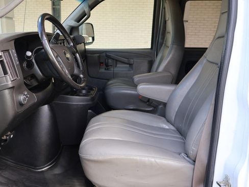 Used 2023 Chevrolet Express 3500 LS RWD image 9