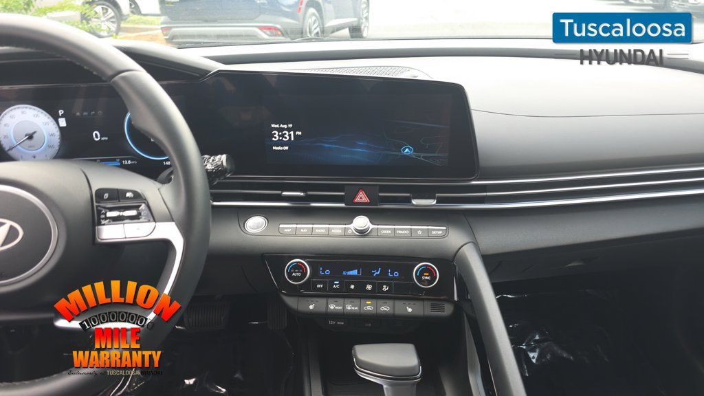 Used 2026 Hyundai Elantra Limited FWD image 26