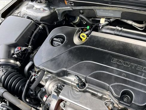 Used 2024 Chevrolet Malibu RS FWD image 32