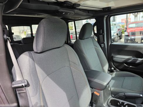 New 2026 Jeep Gladiator Sport image 25