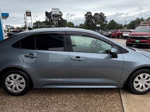 Used 2022 Toyota Corolla L FWD image 2