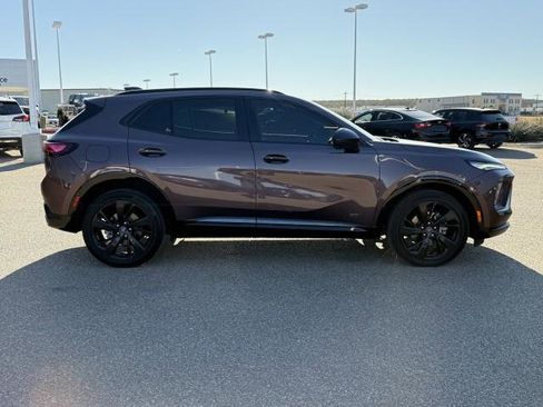 Certified 2024 Buick Envision Sport Touring image 9