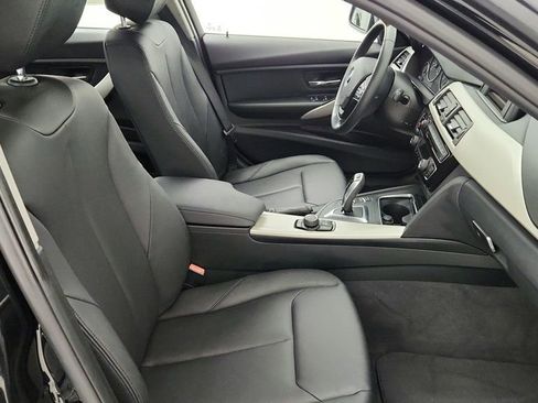 Used 2016 BMW 320i 4dr Sdn 320i with Driving Assi image 24