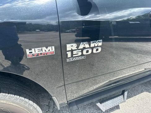 Used 2020 RAM 1500 Classic SLT AWD/4WD image 10