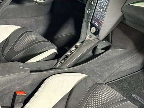 Used 2024 McLaren 750S RWD image 21