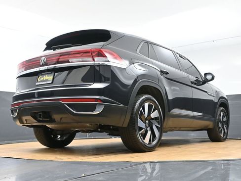 Used 2024 Volkswagen Atlas Cross Sport SE w/ Panoramic Sunroof Package FWD image 54