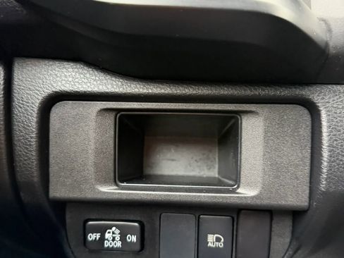 Used 2019 Toyota Tacoma SR w/ SR Convenience Package AWD/4WD image 14