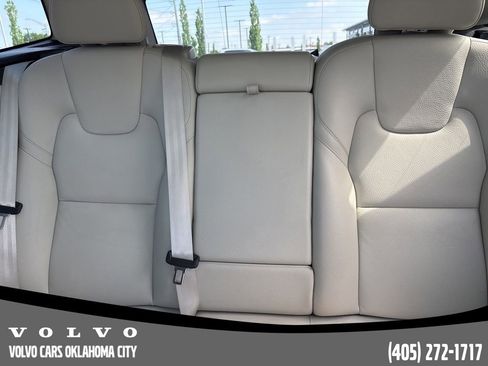Used 2023 Volvo XC60 B5 Plus w/ Climate Package image 11