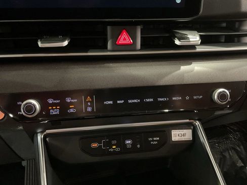 New 2026 Kia Carnival EX FWD image 13
