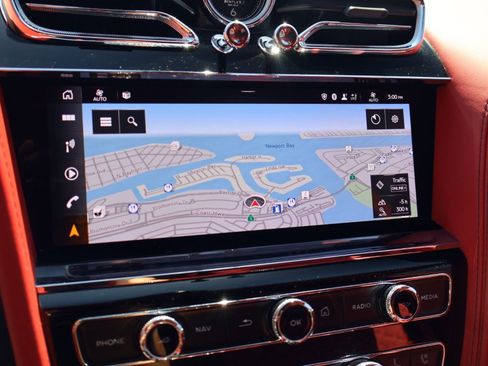 Certified 2023 Bentley Bentayga AWD/4WD image 17