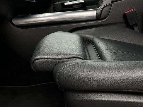 Used 2025 Mercedes-Benz GLA 250 image 11