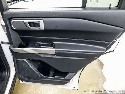 Certified 2021 Ford Explorer XLT w/ Equipment Group 202A image 25