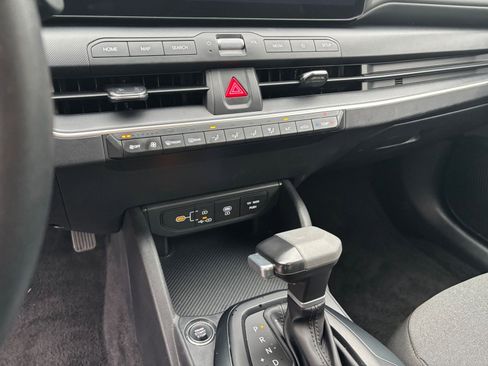 Used 2025 Kia K4 FWD image 17