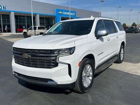 Used 2023 Chevrolet Suburban Premier AWD/4WD image 30