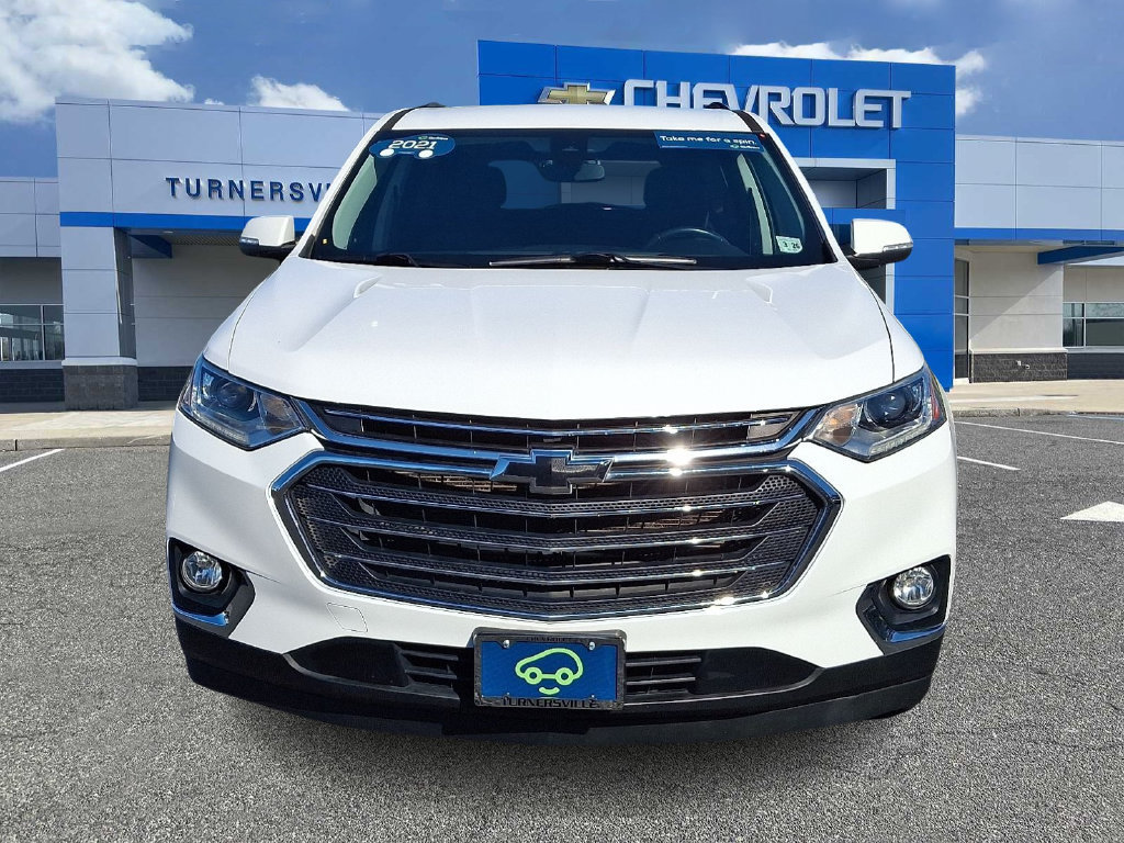 Certified 2021 Chevrolet Traverse LT FWD image 2