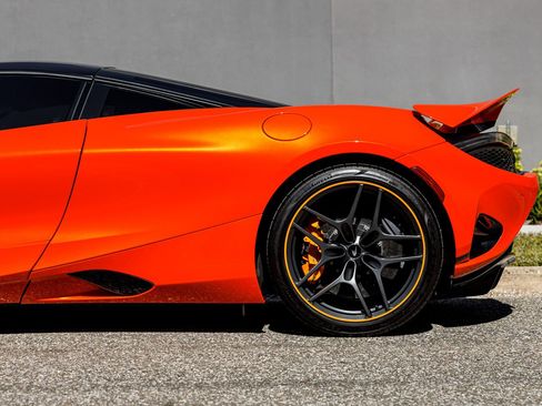 Used 2024 McLaren 750S image 5