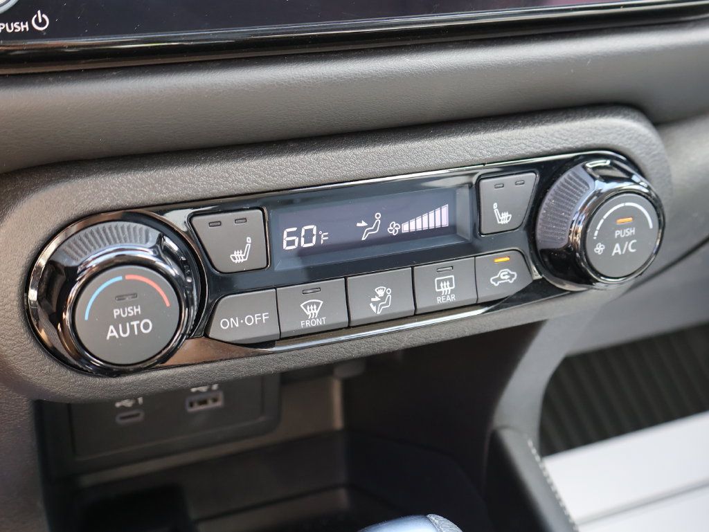 Used 2024 Nissan Kicks SR w/ SR Premium Package FWD image 34