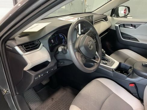 Used 2025 Toyota RAV4 XLE w/ Convenience Package AWD/4WD image 9