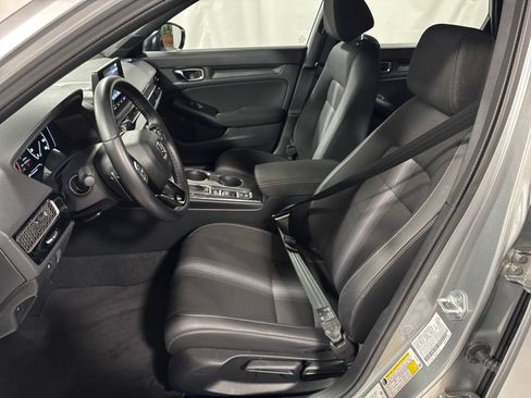 Used 2025 Honda Civic Sport image 3