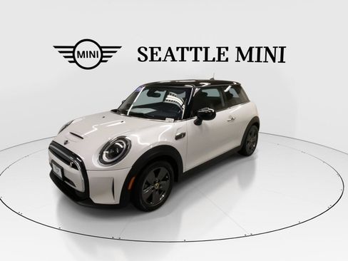 Used 2024 MINI Cooper SE FWD image 6