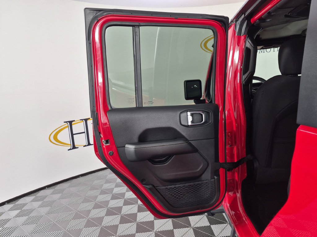 Used 2023 Jeep Gladiator Overland AWD/4WD image 27