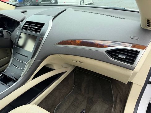 Used 2015 Lincoln MKZ w/ Equipment Group 102A Reserve FWD image 12