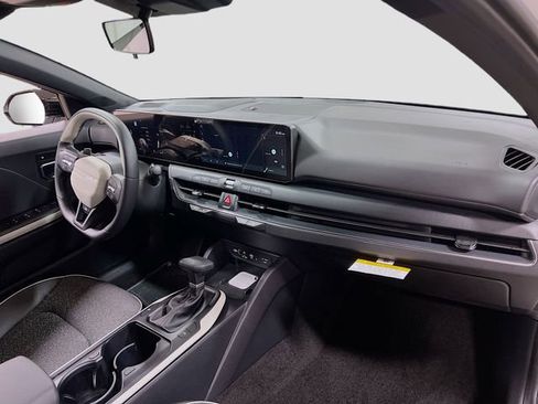 New 2025 Kia K4 GT-Line image 28