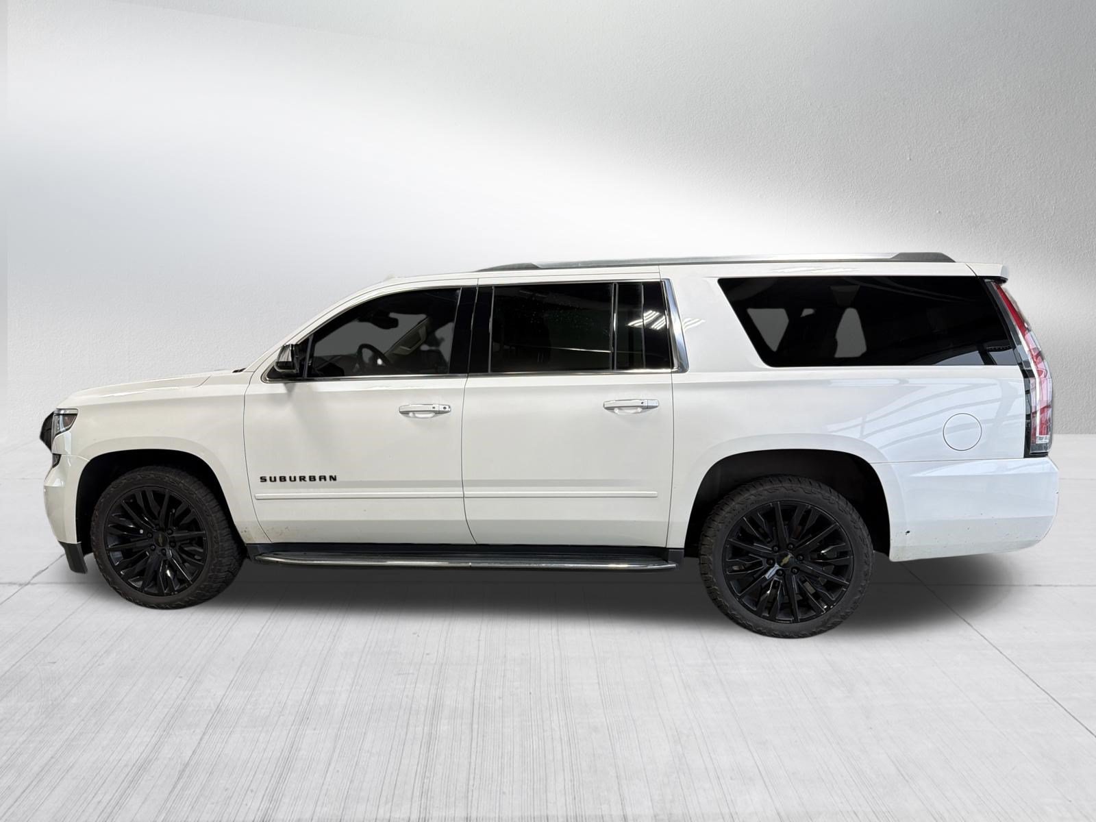 Used 2019 Chevrolet Suburban Premier AWD/4WD image 4