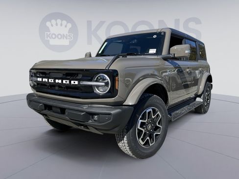 New 2025 Ford Bronco Outer Banks image 1