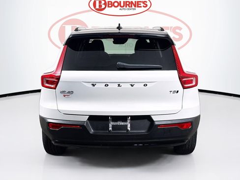 Used 2022 Volvo XC40 T5 R-Design AWD/4WD image 10