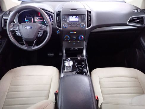 Used 2019 Ford Edge SE image 11
