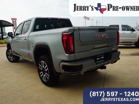 Used 2024 GMC Sierra 1500 AT4 w/ Technology Package AWD/4WD image 2