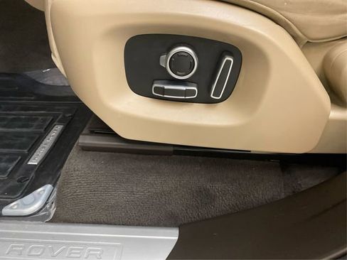 Used 2017 Land Rover Range Rover Sport HSE image 24