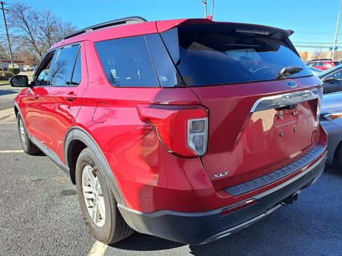 Used 2020 Ford Explorer XLT w/ Equipment Group 202A image 4