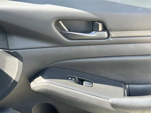 Used 2024 Nissan Altima 2.5 S image 14