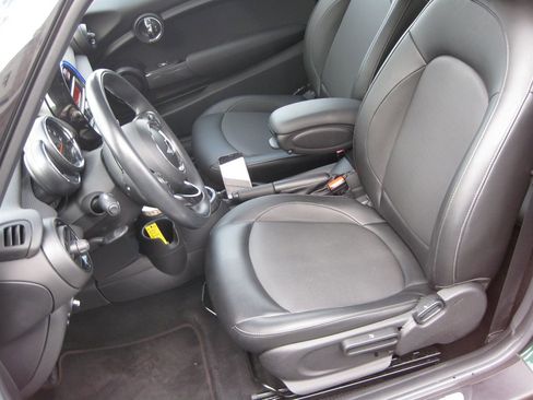 Used 2015 MINI Cooper 2-Door Hardtop image 12