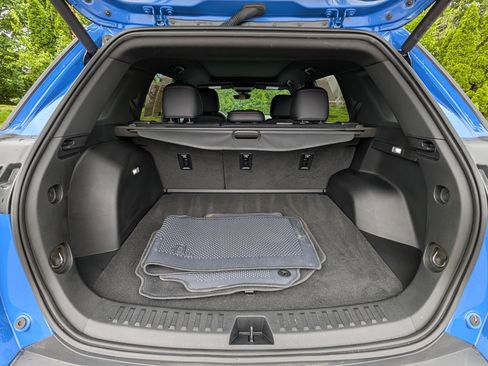 Used 2025 Chevrolet Equinox RS w/ Safety and Technology Package FWD image 35