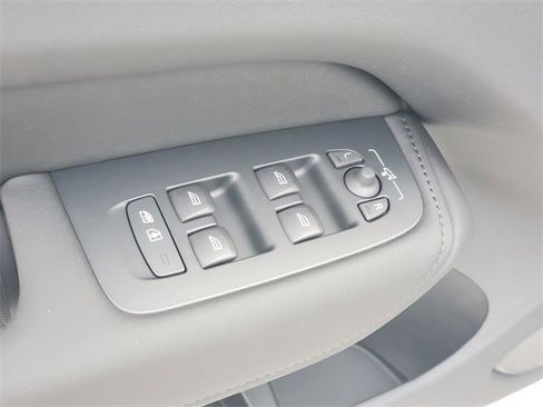 New 2026 Volvo XC60 B5 Ultra w/ Protection Package Premier image 12