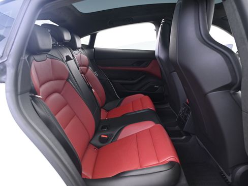 Used 2025 Porsche Taycan Turbo image 19