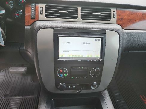 Used 2014 GMC Sierra 2500 SLT w/ Suspension Package, Off-Road image 29